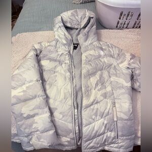 The North Face 550 Down Camo Puffer. Hooded- super soft Sherpa Fleece lining